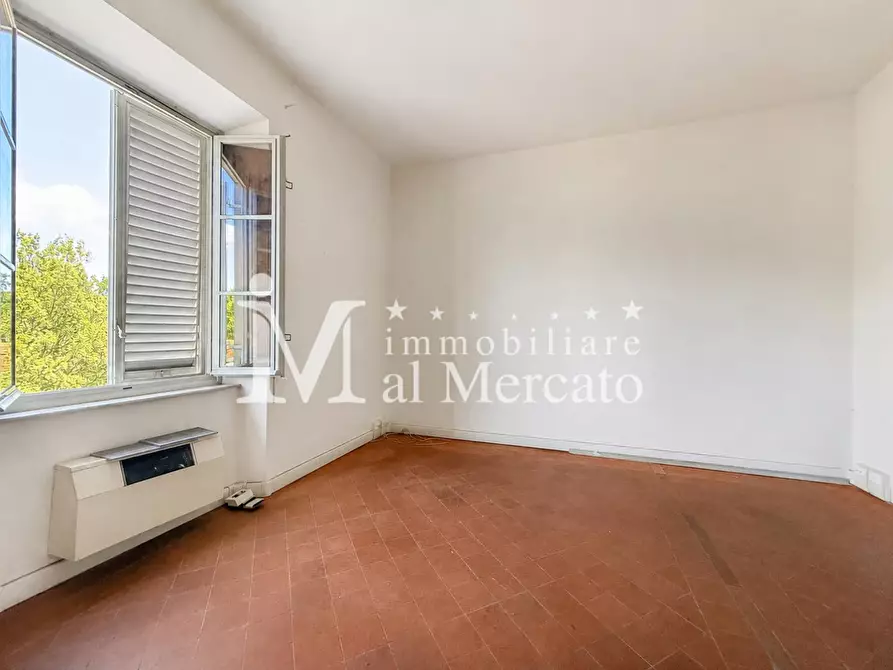Immagine 33 di Appartamento in vendita  a Lucca