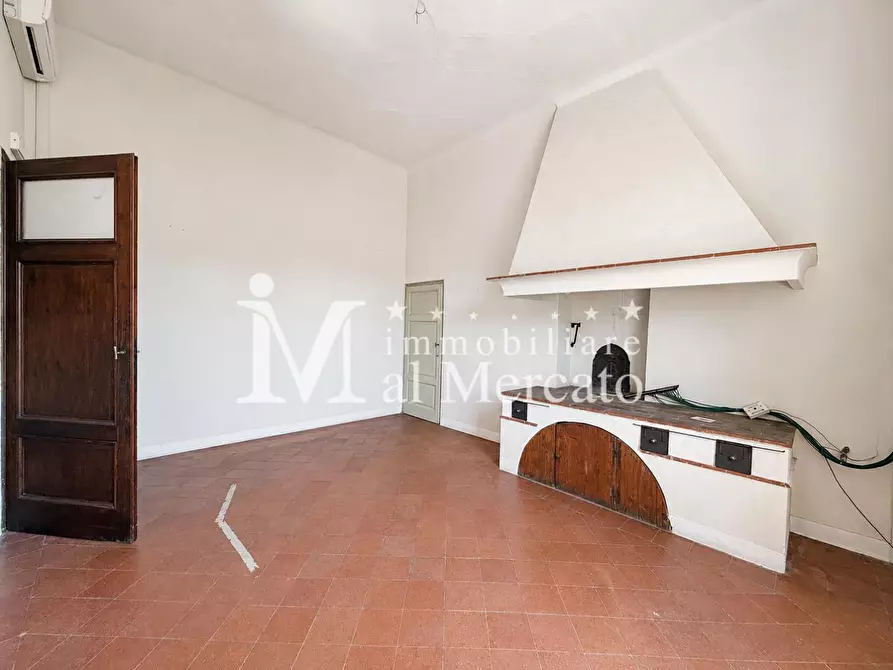 Immagine 45 di Appartamento in vendita  a Lucca