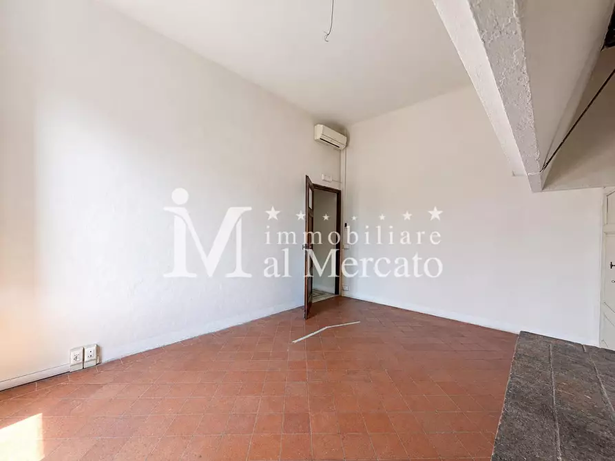 Immagine 46 di Appartamento in vendita  a Lucca