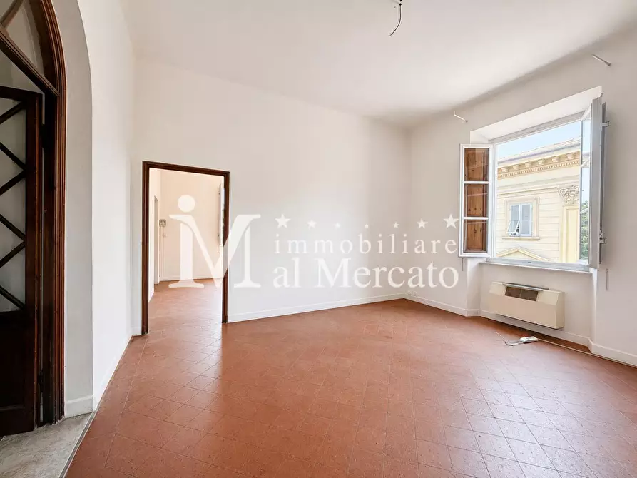 Immagine 29 di Appartamento in vendita  a Lucca