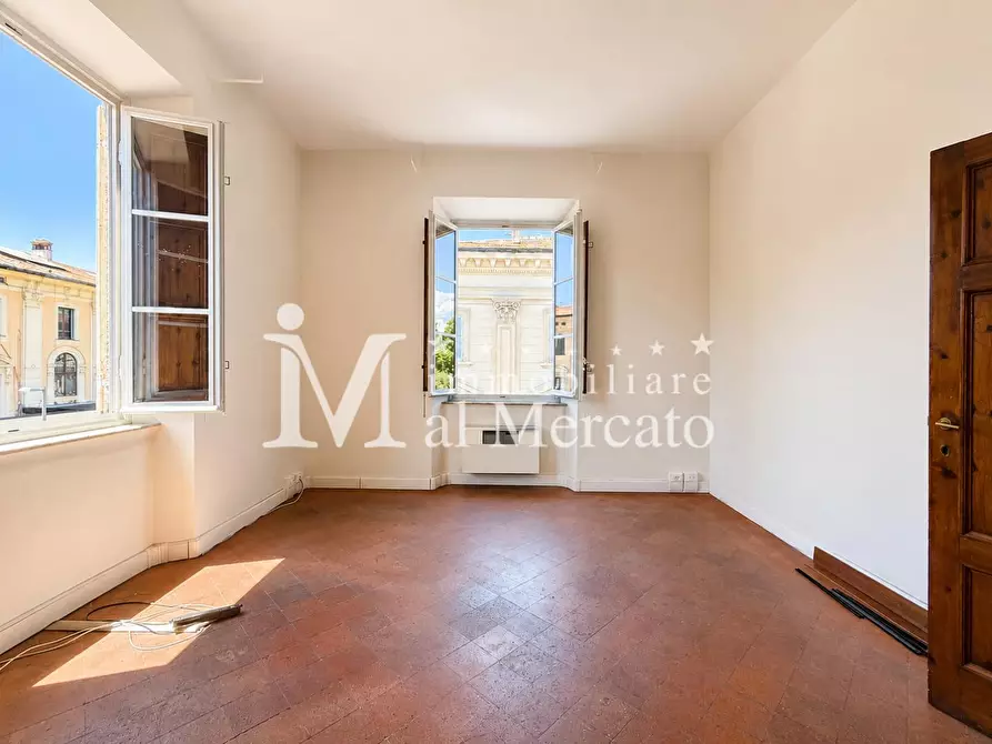 Immagine 37 di Appartamento in vendita  a Lucca
