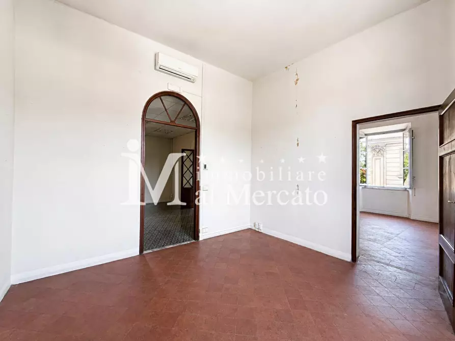 Immagine 42 di Appartamento in vendita  a Lucca