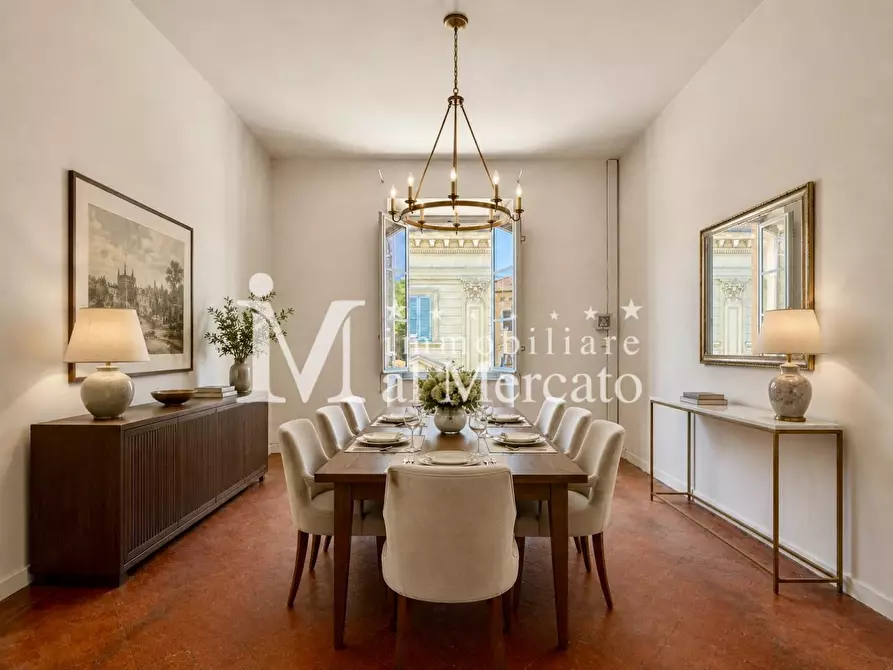 Immagine 2 di Appartamento in vendita  a Lucca