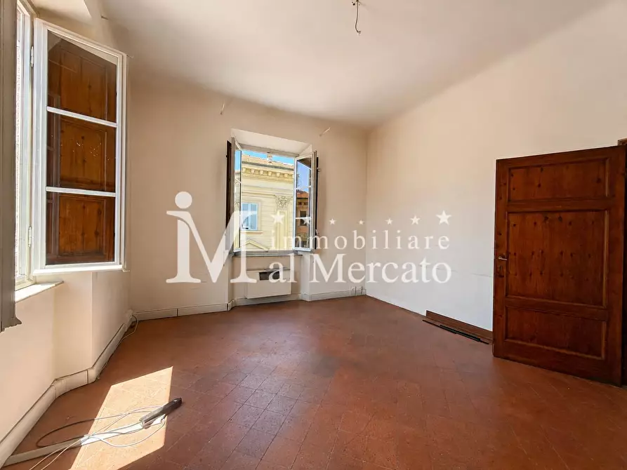 Immagine 39 di Appartamento in vendita  a Lucca