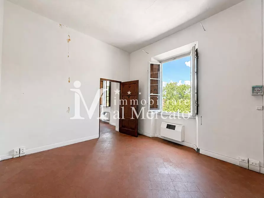 Immagine 41 di Appartamento in vendita  a Lucca