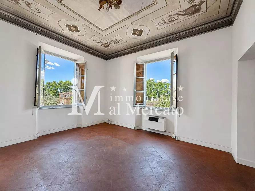 Immagine 16 di Appartamento in vendita  a Lucca