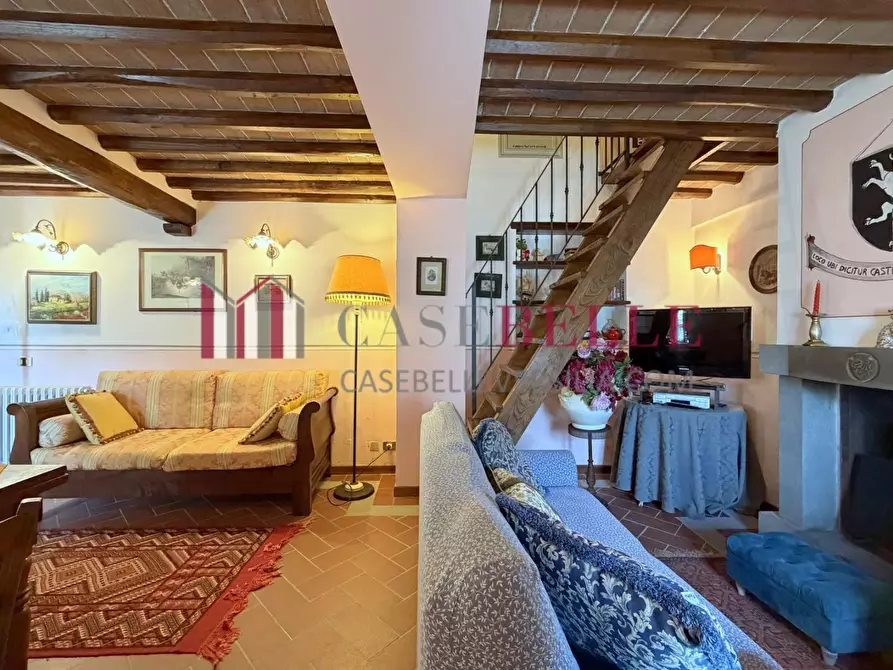 Immagine 7 di Rustico / casale in vendita  a Camaiore