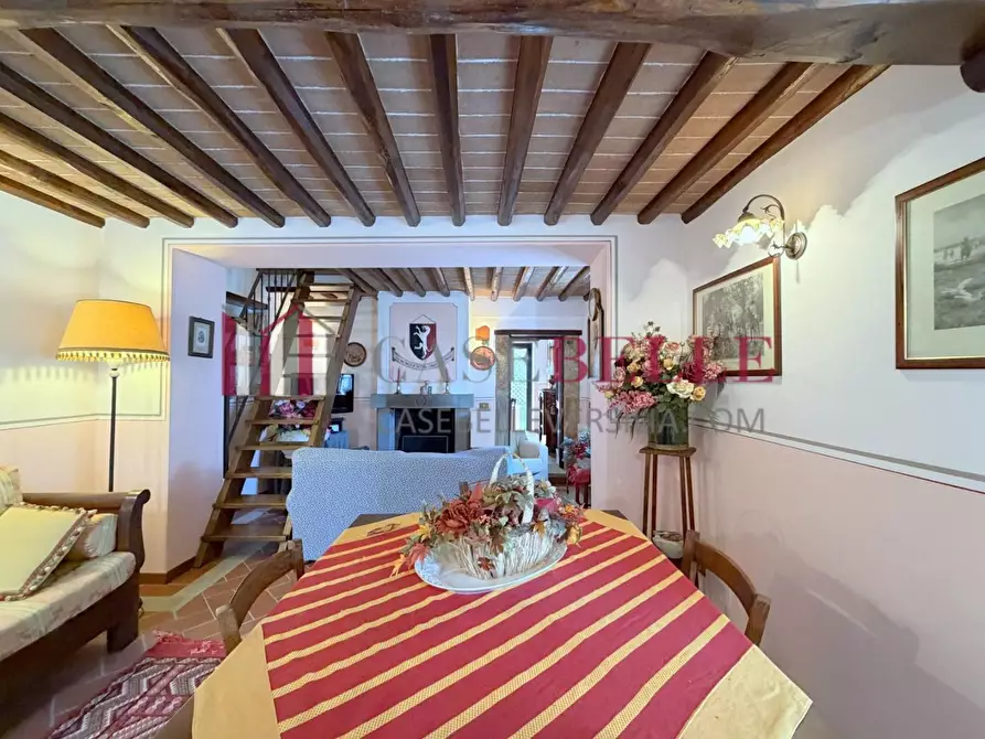 Immagine 4 di Rustico / casale in vendita  a Camaiore