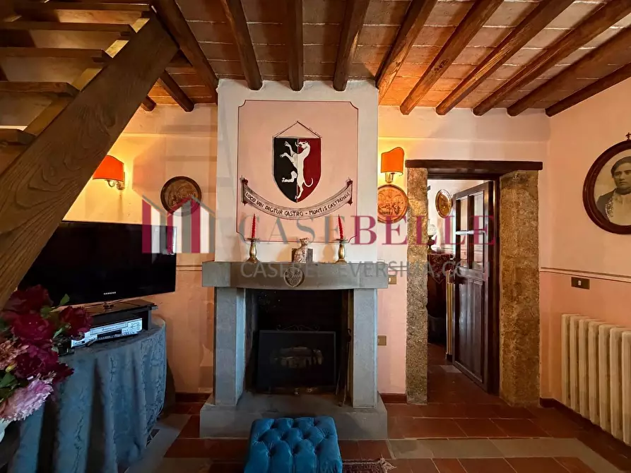Immagine 9 di Rustico / casale in vendita  a Camaiore