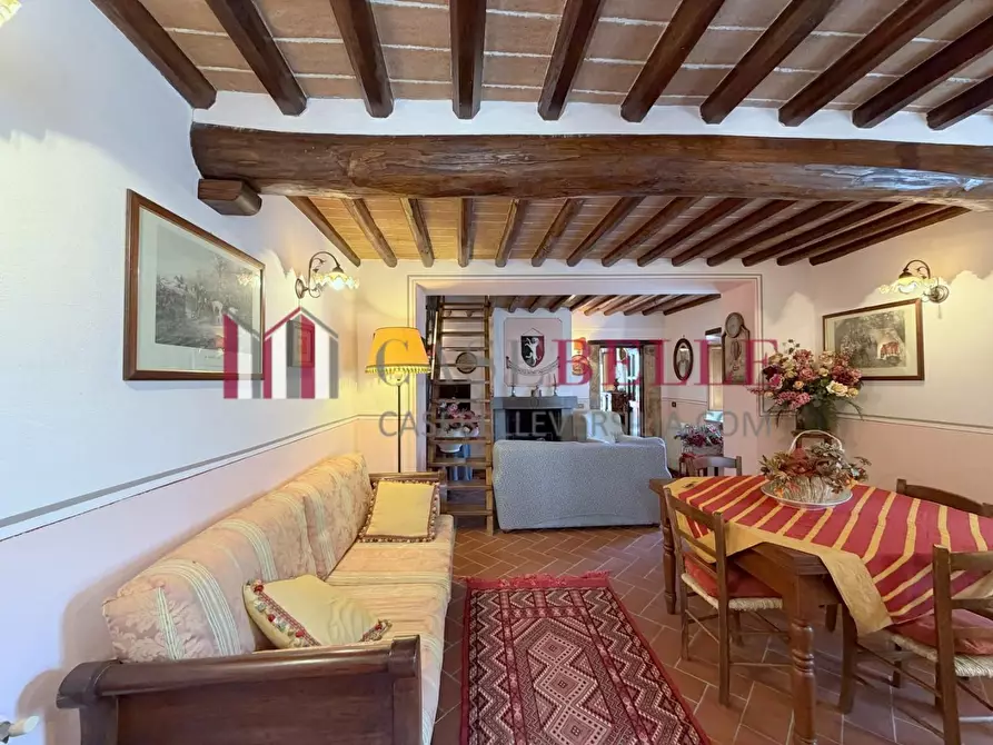 Immagine 2 di Rustico / casale in vendita  a Camaiore