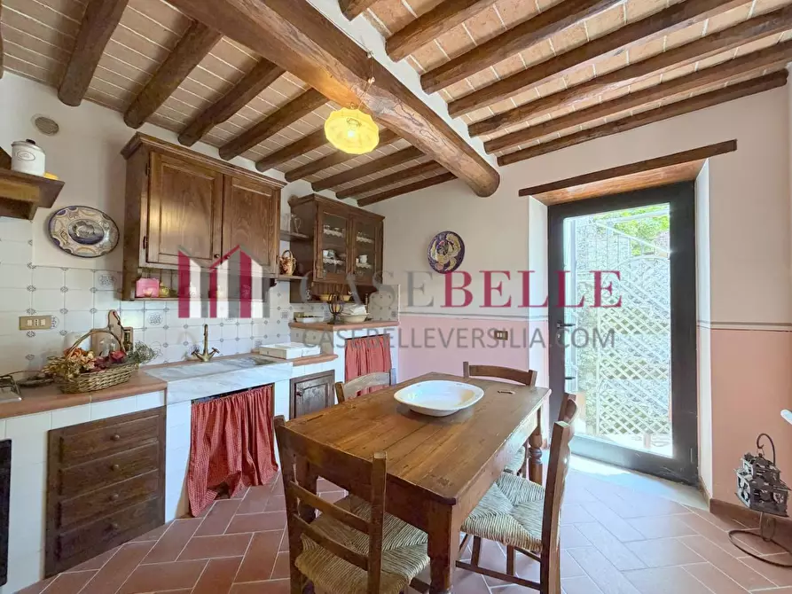 Immagine 11 di Rustico / casale in vendita  a Camaiore