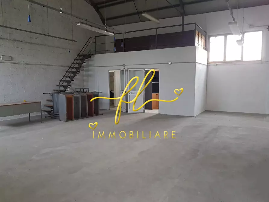 Immagine 1 di Laboratorio in vendita  a Rosignano Marittimo