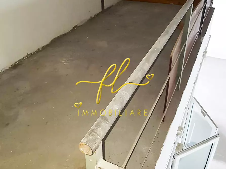 Immagine 11 di Laboratorio in vendita  a Rosignano Marittimo