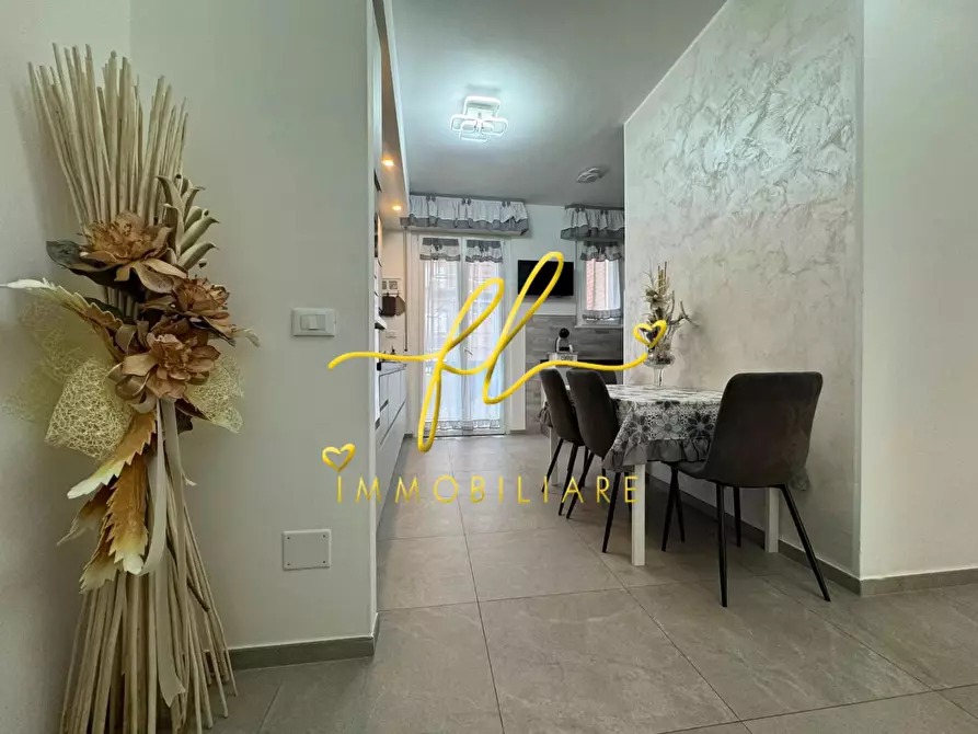 Immagine 11 di Appartamento in vendita  a Livorno