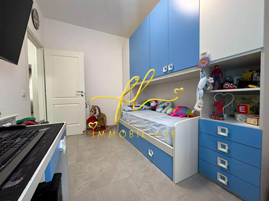Immagine 19 di Appartamento in vendita  a Livorno