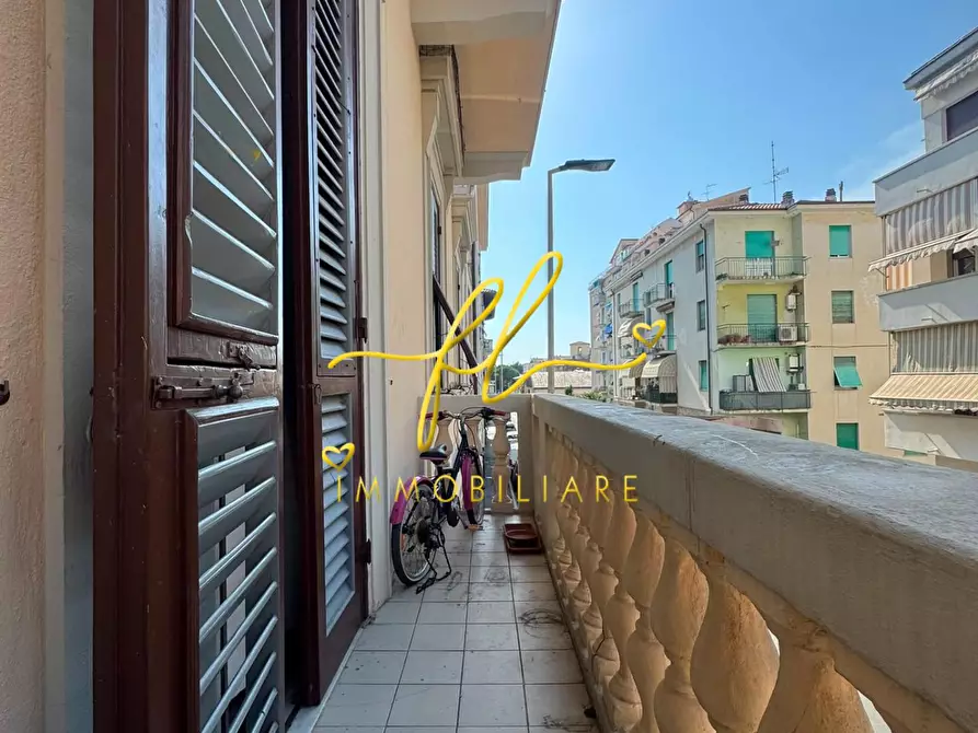 Immagine 29 di Appartamento in vendita  a Livorno