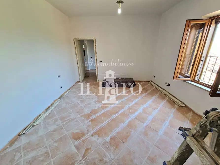Immagine 10 di Appartamento in vendita  a Campi Bisenzio