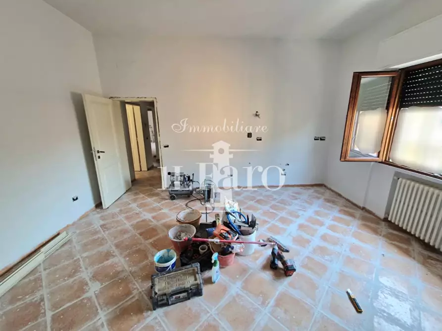 Immagine 2 di Appartamento in vendita  a Campi Bisenzio