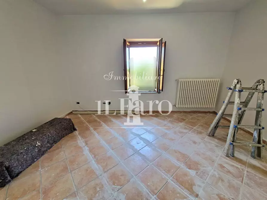 Immagine 12 di Appartamento in vendita  a Campi Bisenzio
