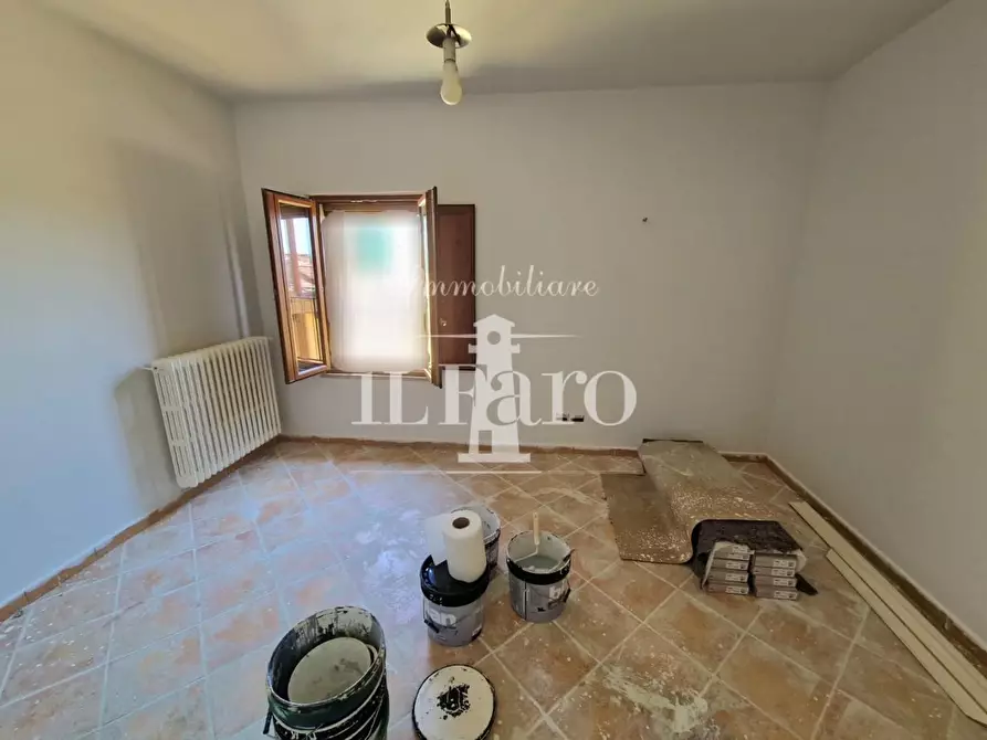 Immagine 11 di Appartamento in vendita  a Campi Bisenzio