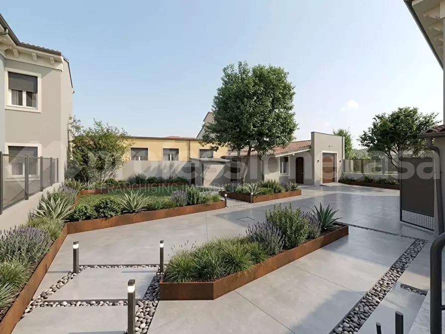 Immagine 4 di Villa in vendita  a Vecchiano