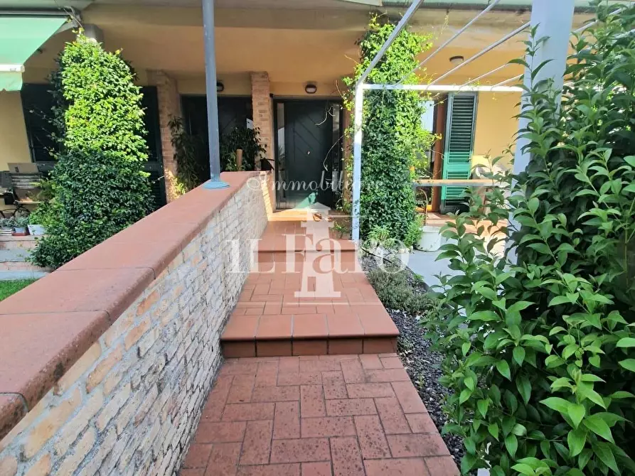 Immagine 5 di Villetta a schiera in vendita  a Campi Bisenzio
