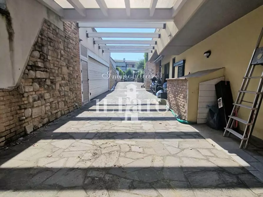 Immagine 4 di Villetta a schiera in vendita  a Campi Bisenzio
