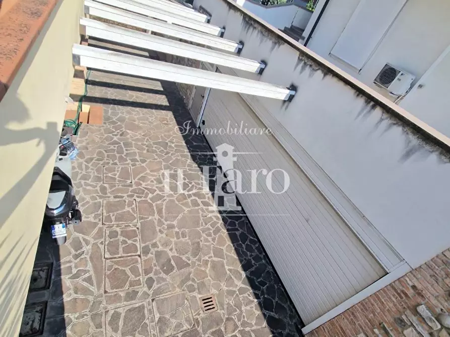 Immagine 13 di Villetta a schiera in vendita  a Campi Bisenzio