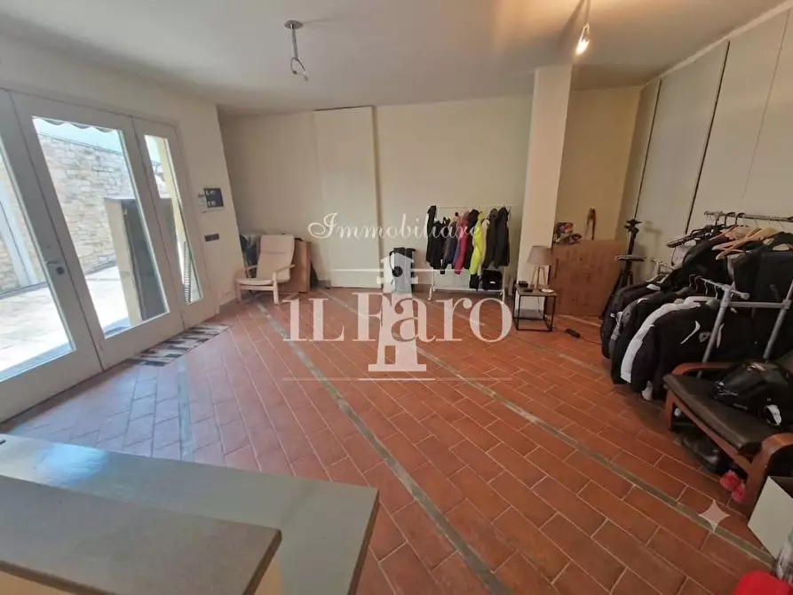 Immagine 27 di Villetta a schiera in vendita  a Campi Bisenzio