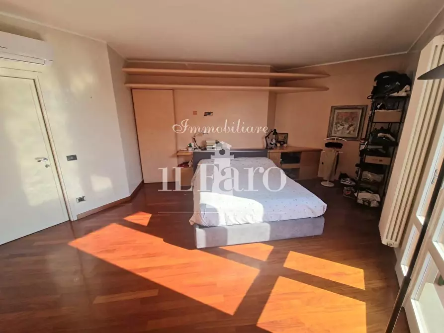 Immagine 40 di Villetta a schiera in vendita  a Campi Bisenzio
