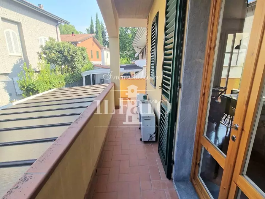 Immagine 16 di Villetta a schiera in vendita  a Campi Bisenzio