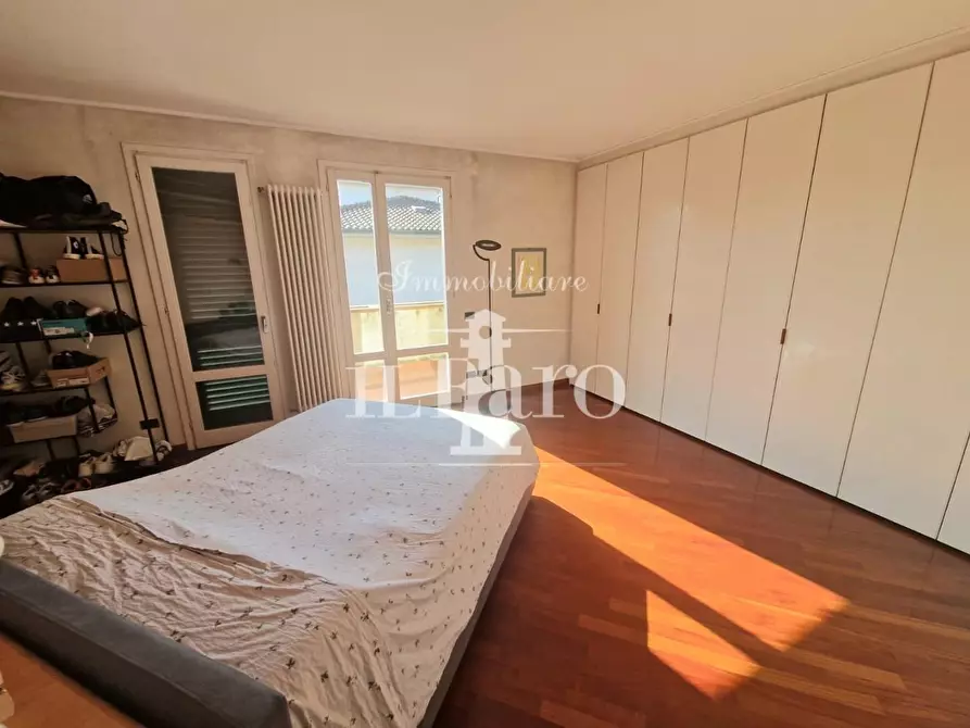 Immagine 41 di Villetta a schiera in vendita  a Campi Bisenzio