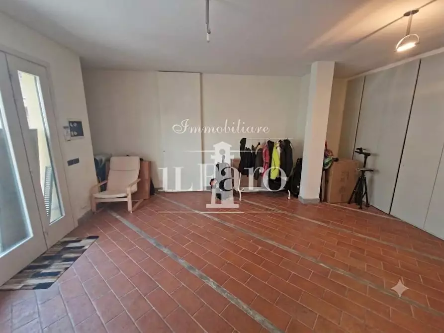 Immagine 25 di Villetta a schiera in vendita  a Campi Bisenzio