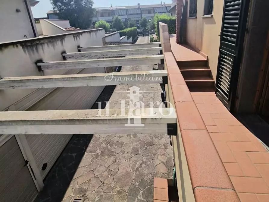 Immagine 14 di Villetta a schiera in vendita  a Campi Bisenzio