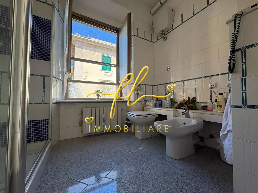 Immagine 16 di Appartamento in vendita  a Livorno