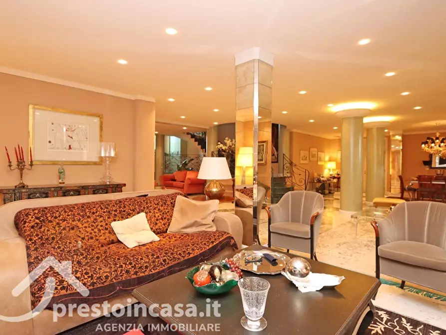 Immagine 8 di Villa in vendita  a Fucecchio