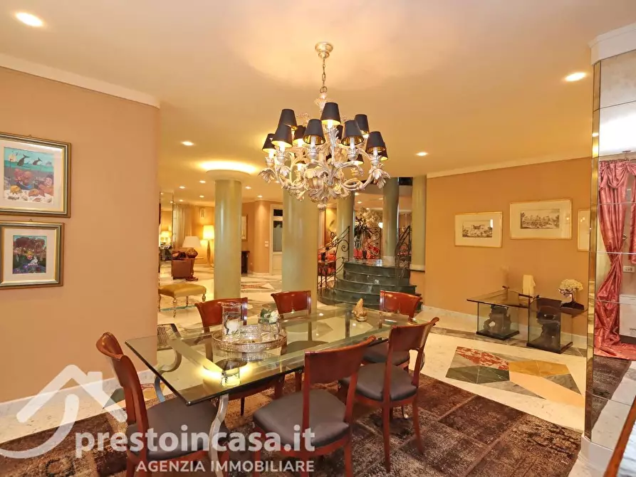 Immagine 9 di Villa in vendita  a Fucecchio