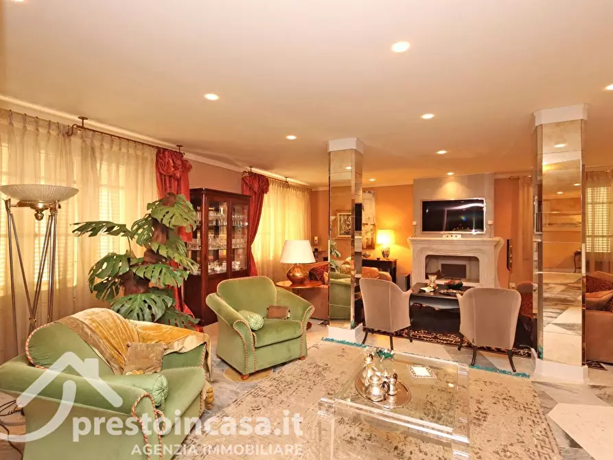 Immagine 6 di Villa in vendita  a Fucecchio