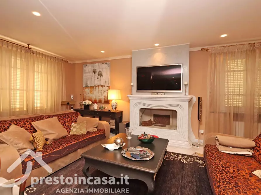 Immagine 7 di Villa in vendita  a Fucecchio