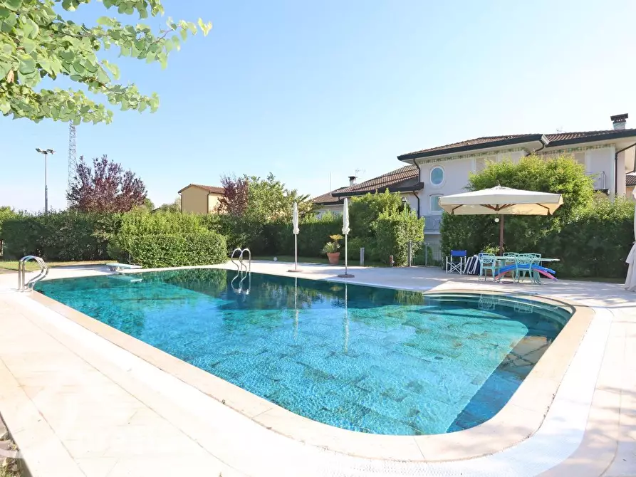 Immagine 4 di Villa in vendita  a Fucecchio