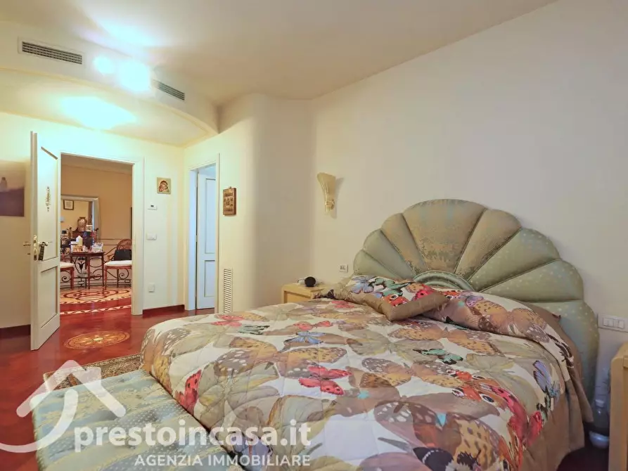 Immagine 18 di Villa in vendita  a Fucecchio