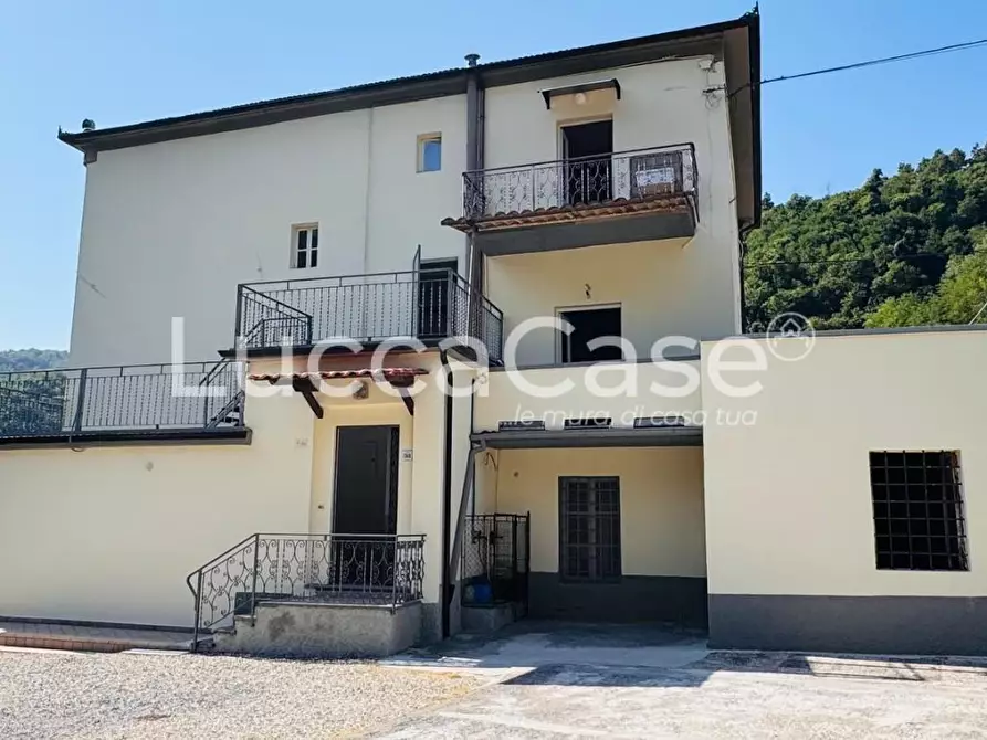 Immagine 45 di Appartamento in vendita  a Pescaglia