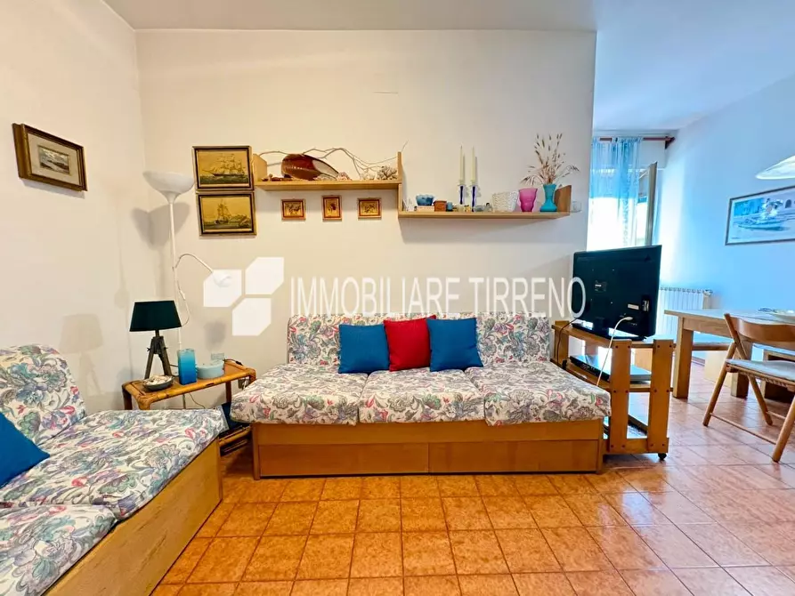 Immagine 2 di Appartamento in vendita  a Massa