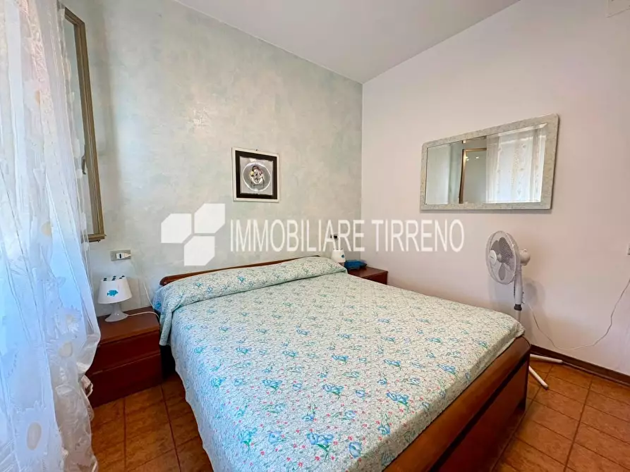 Immagine 11 di Appartamento in vendita  a Massa