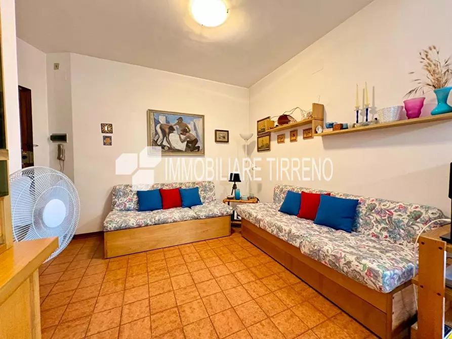 Immagine 1 di Appartamento in vendita  a Massa