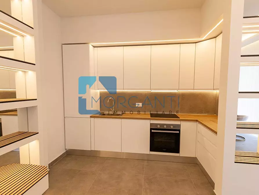 Immagine 4 di Appartamento in vendita  a Pietrasanta