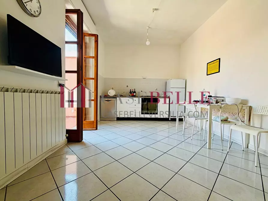 Immagine 1 di Appartamento in vendita  a Viareggio