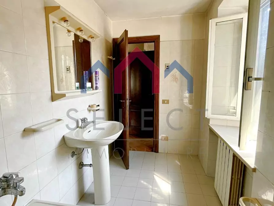Immagine 13 di Appartamento in vendita  a Bagni Di Lucca