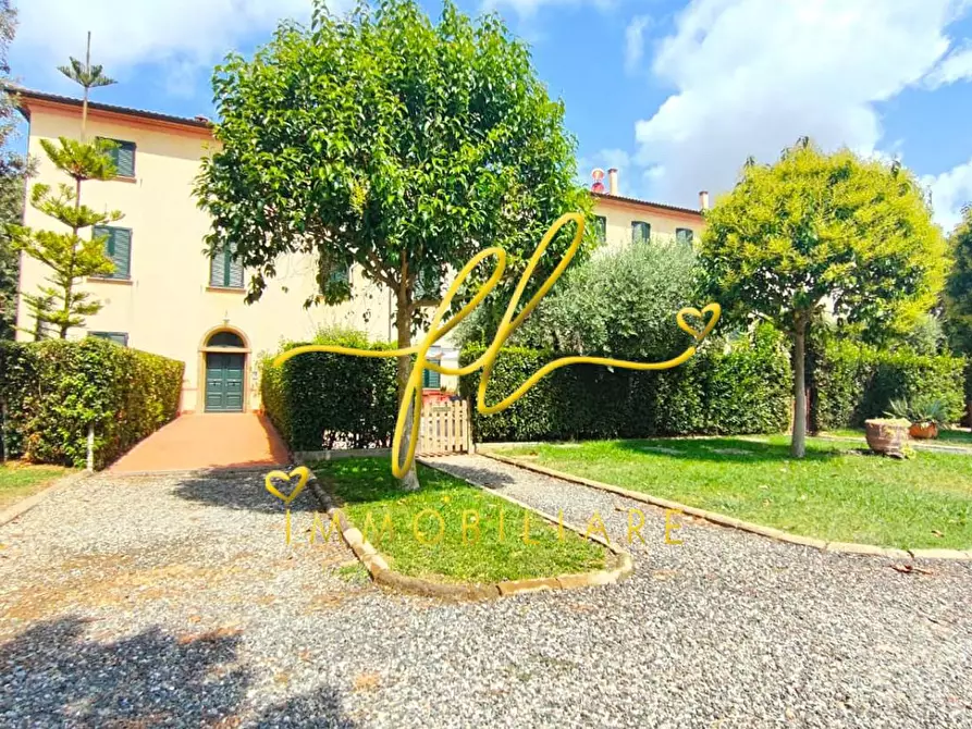 Immagine 1 di Appartamento in vendita  a Cecina