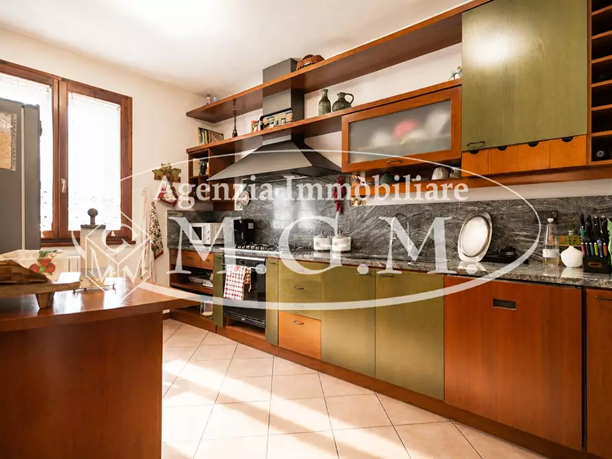 Immagine 18 di Villetta a schiera in vendita  a Cascina